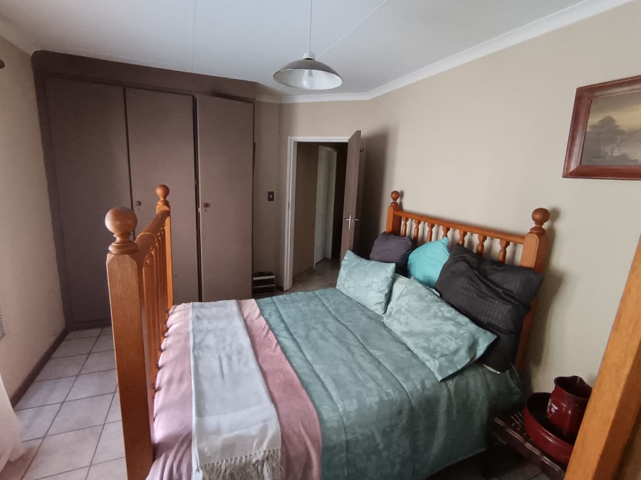 6 Bedroom Property for Sale in Cashan North West